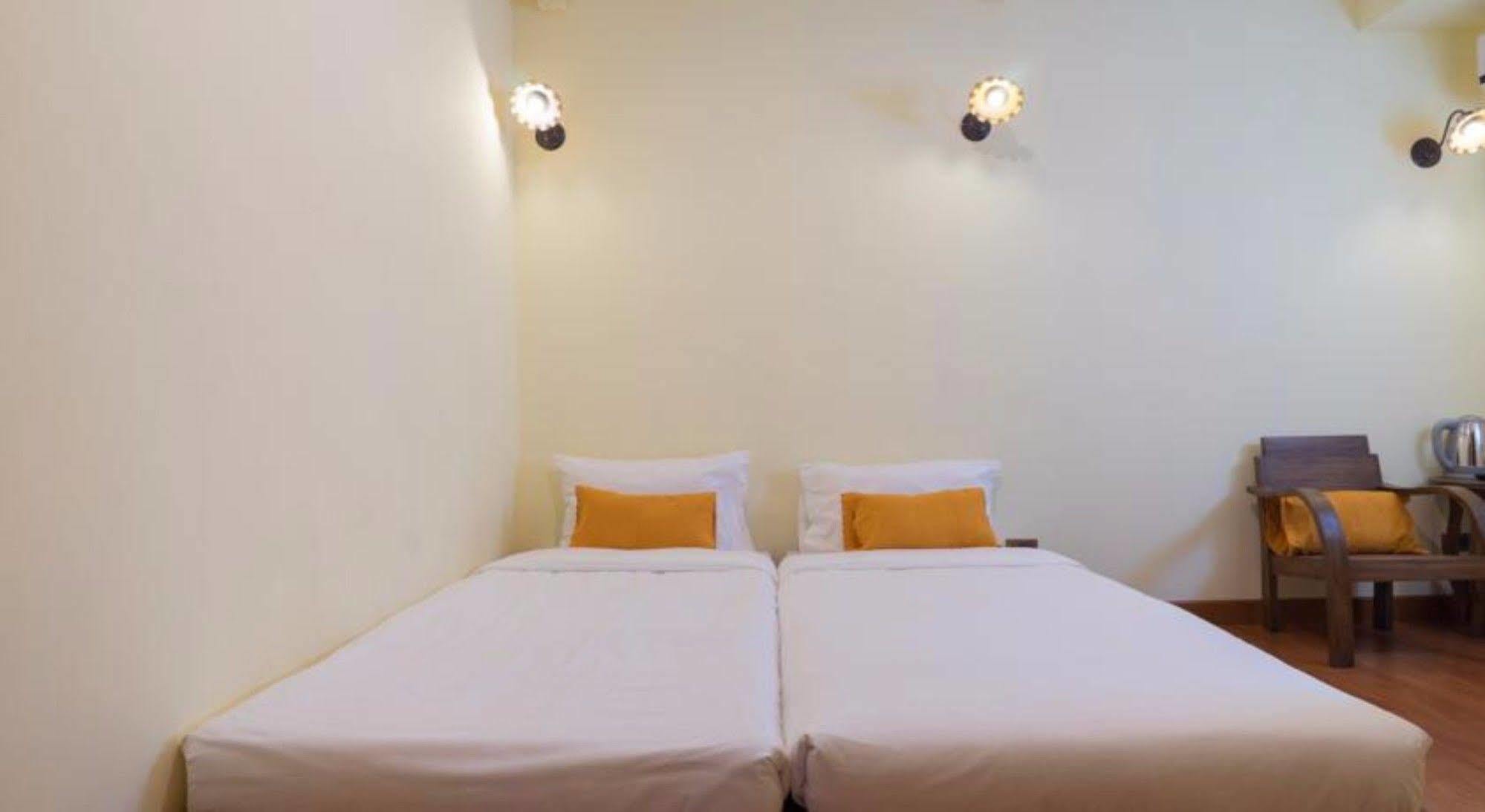 Manon Sleepeatdrink Bed and Breakfast Chiang Mai Eksteriør billede