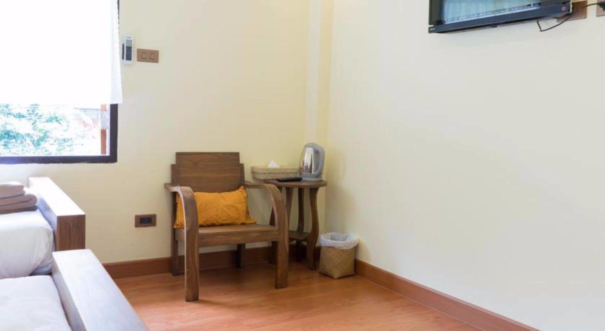 Manon Sleepeatdrink Bed and Breakfast Chiang Mai Eksteriør billede