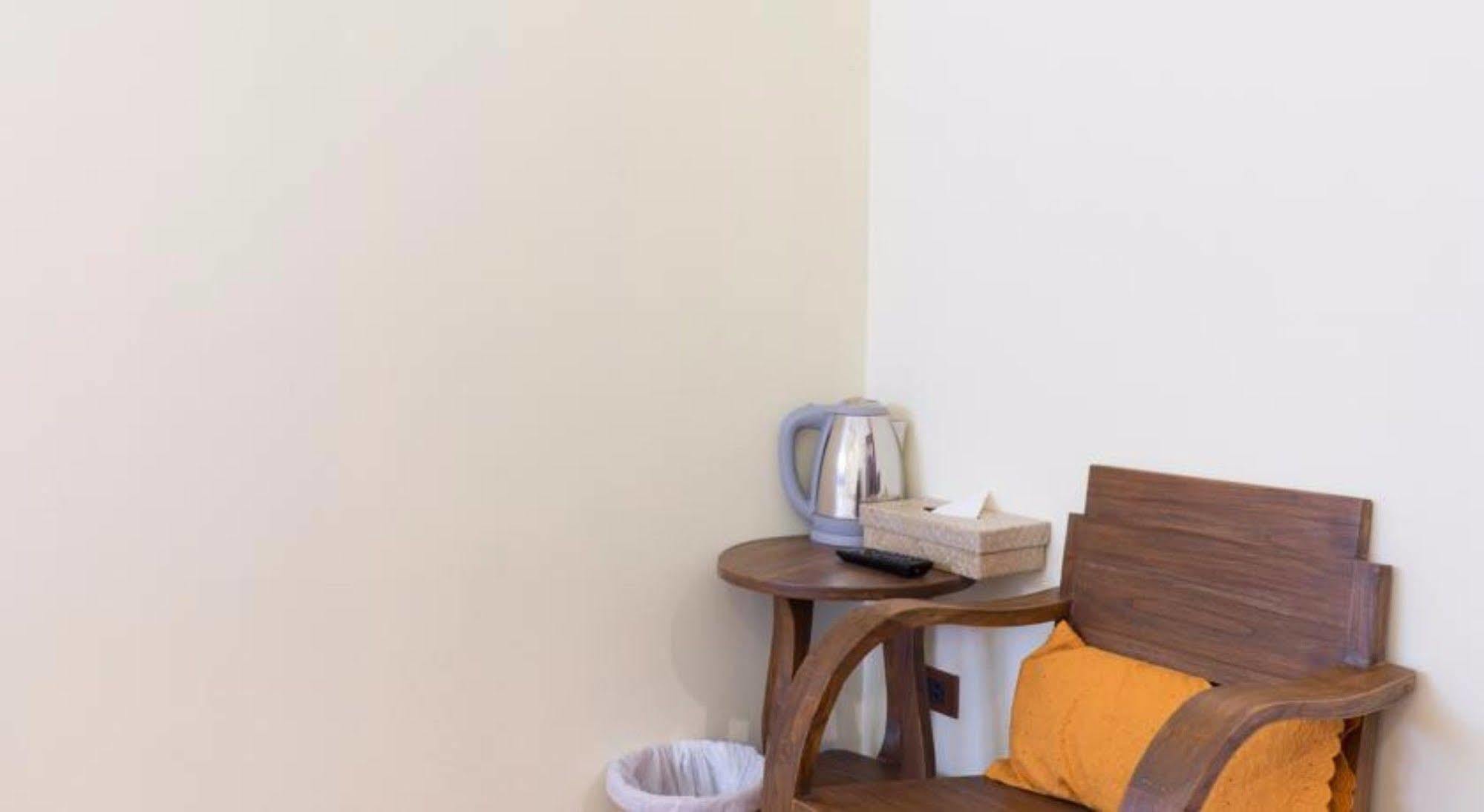 Manon Sleepeatdrink Bed and Breakfast Chiang Mai Eksteriør billede