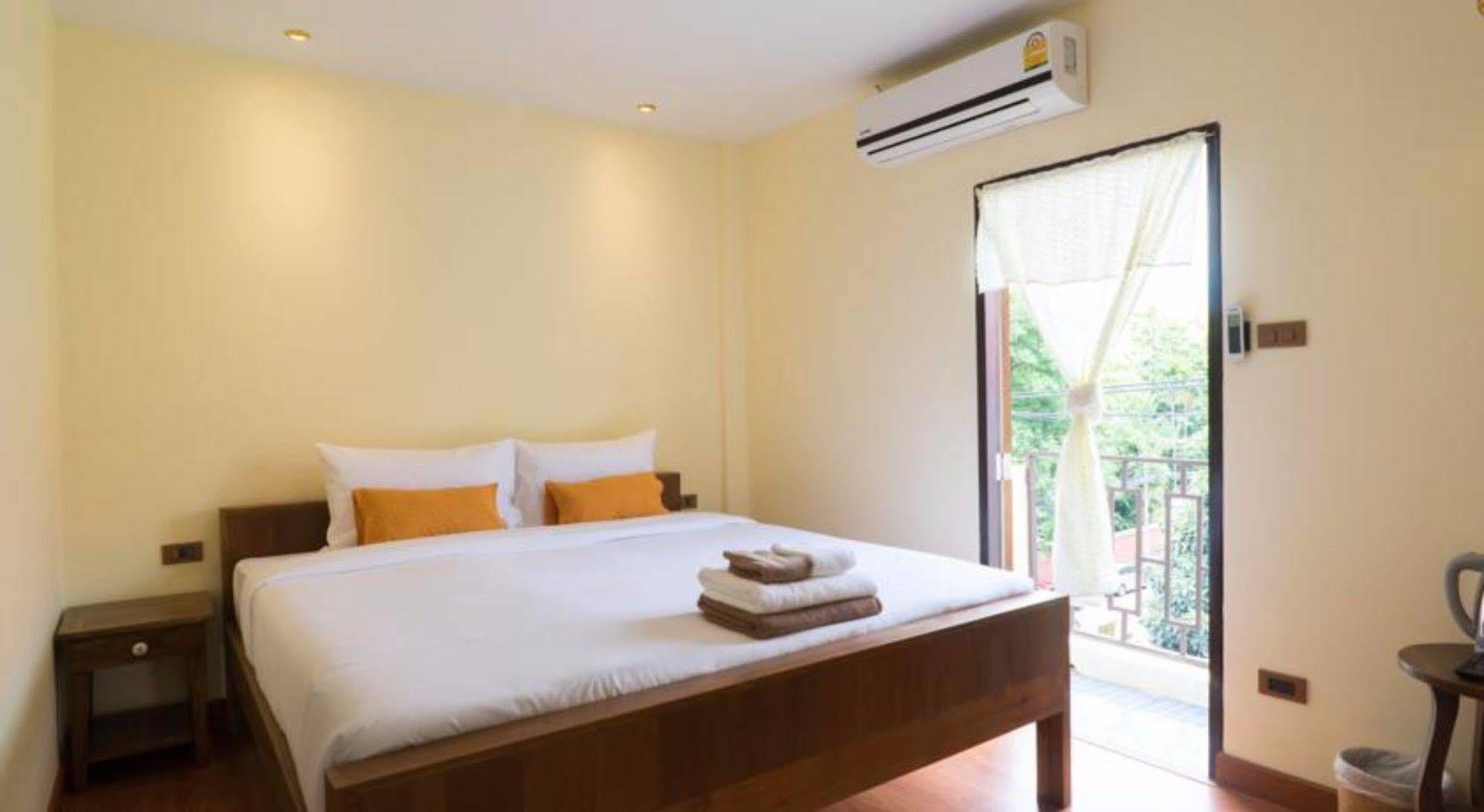 Manon Sleepeatdrink Bed and Breakfast Chiang Mai Eksteriør billede