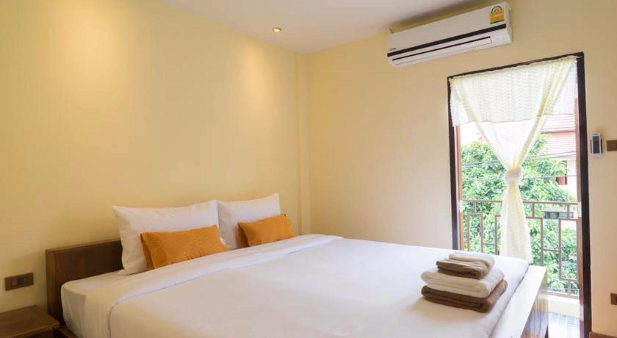 Manon Sleepeatdrink Bed and Breakfast Chiang Mai Eksteriør billede