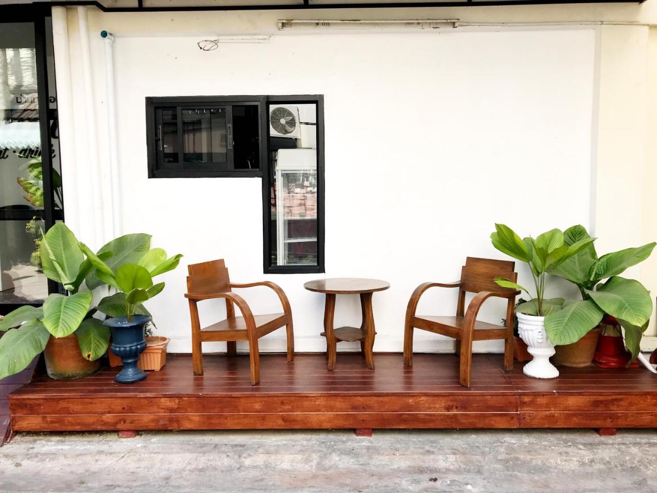 Manon Sleepeatdrink Bed and Breakfast Chiang Mai Eksteriør billede